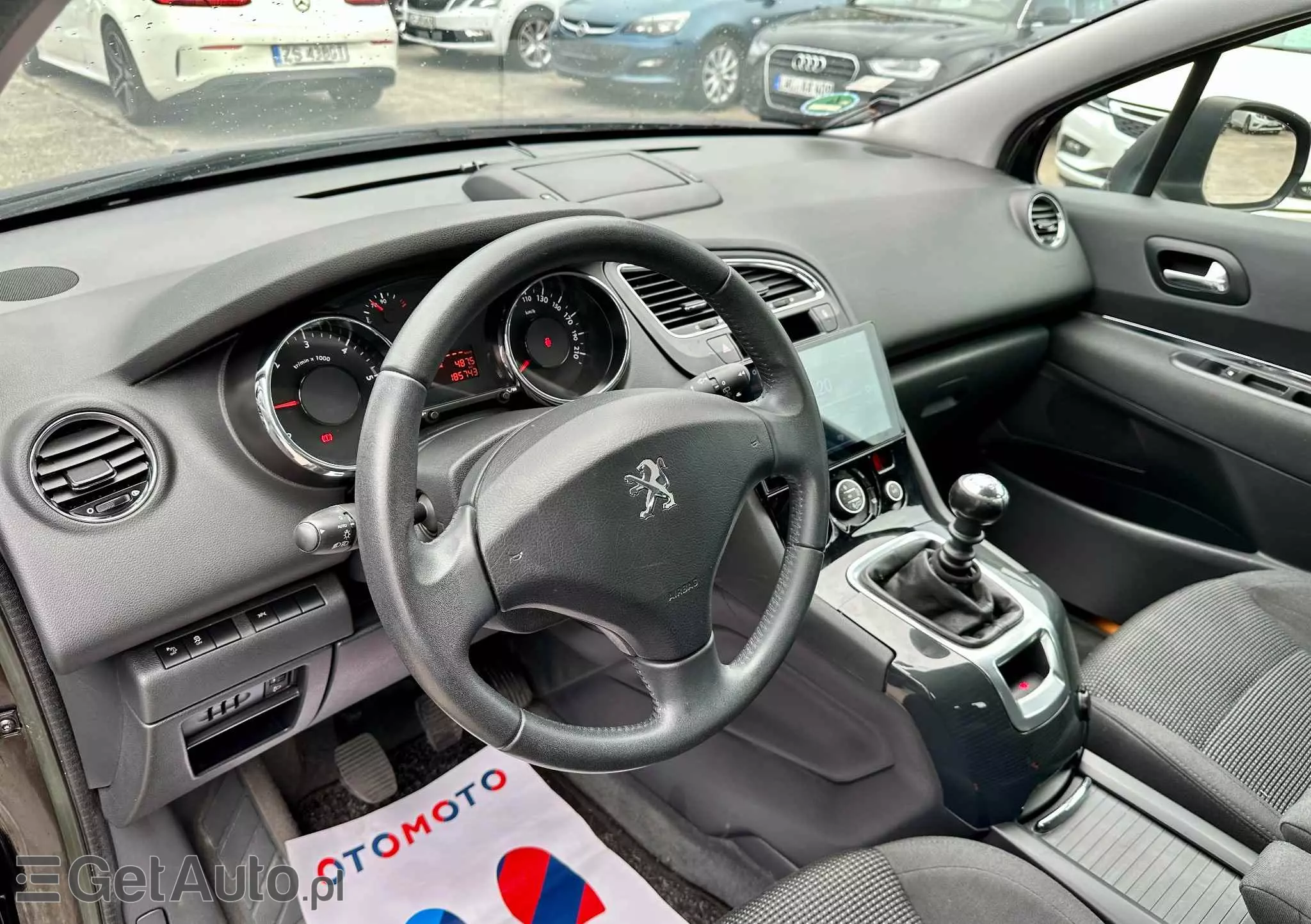 PEUGEOT 5008 1.6 HDi Style 7os