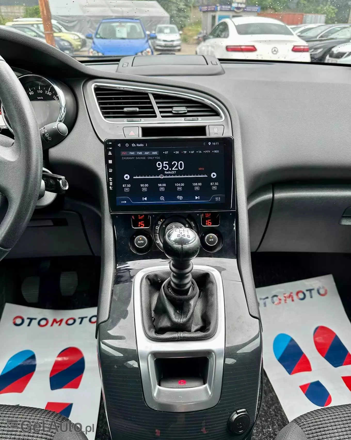 PEUGEOT 5008 1.6 HDi Style 7os