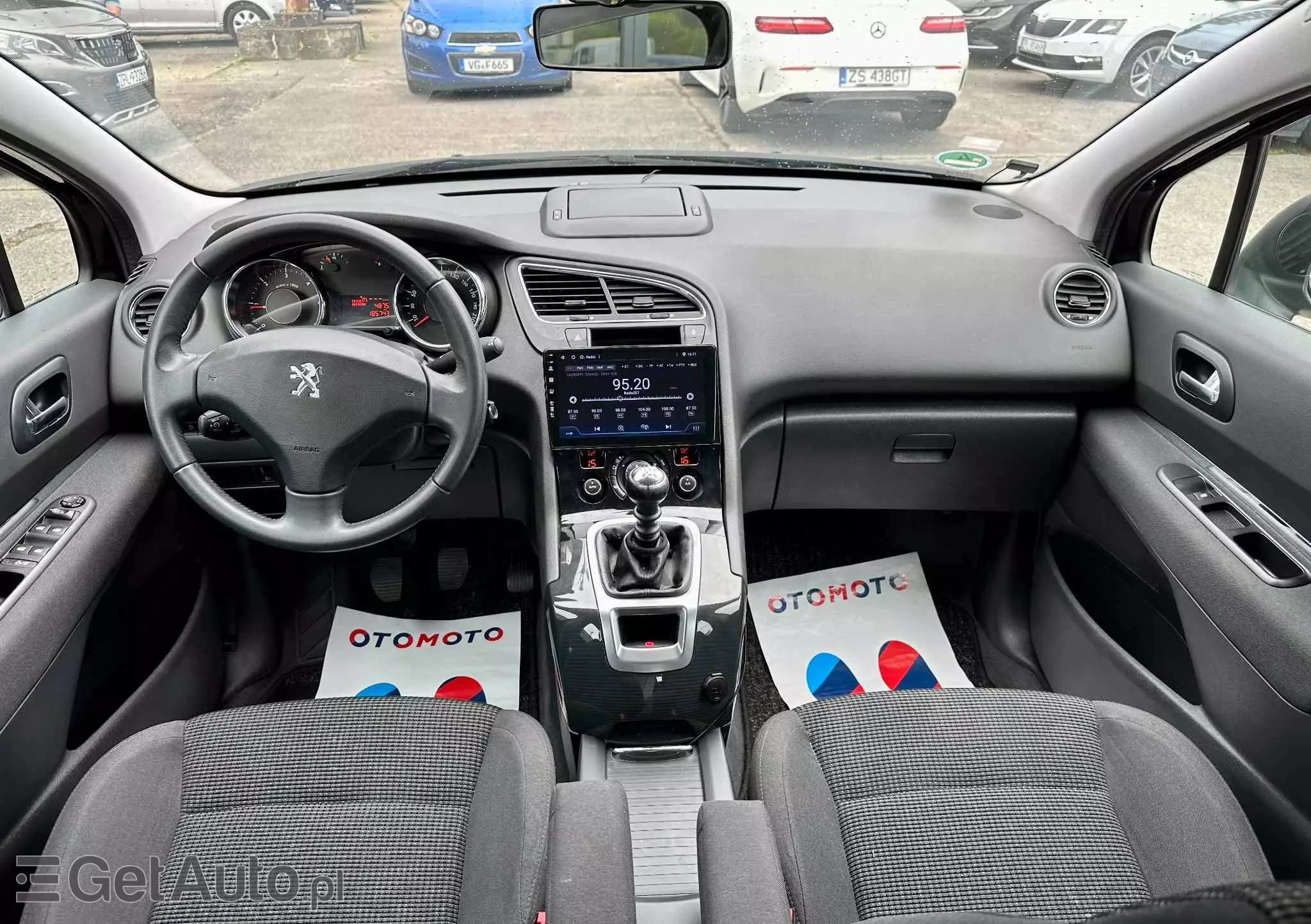 PEUGEOT 5008 1.6 HDi Style 7os