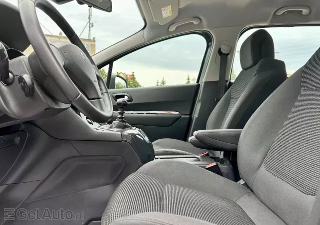 PEUGEOT 5008 1.6 HDi Style 7os