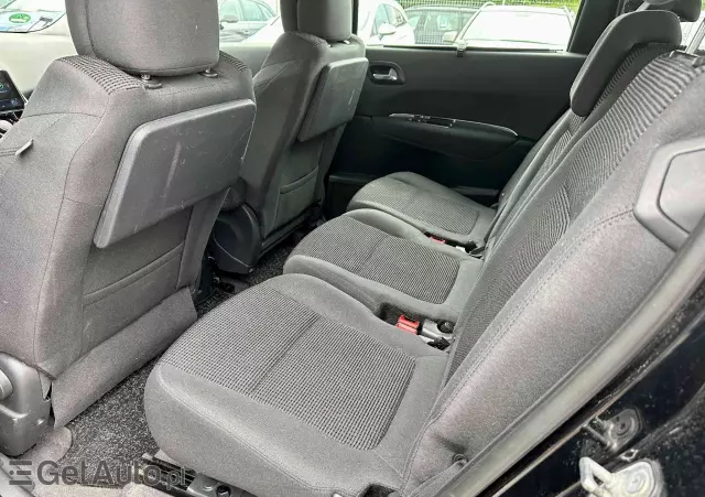 PEUGEOT 5008 1.6 HDi Style 7os