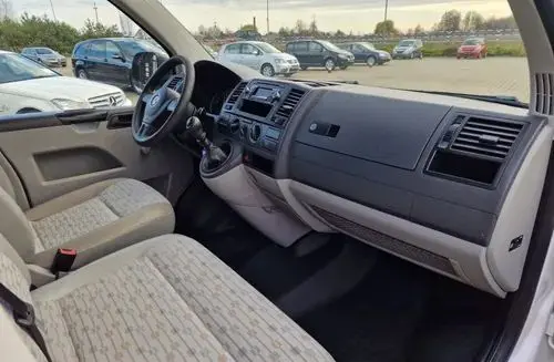 VOLKSWAGEN Transporter 