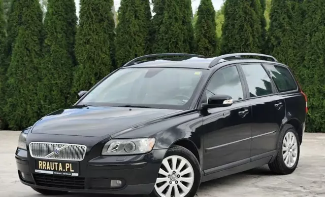 VOLVO V50 