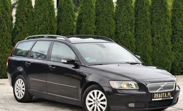 VOLVO V50 