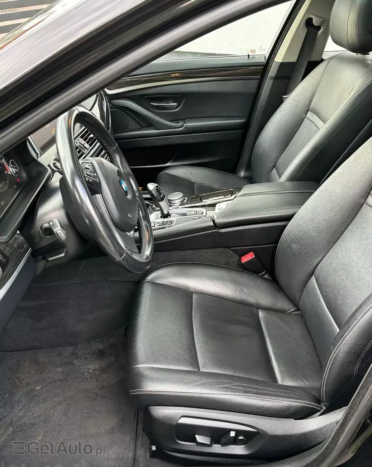 BMW Seria 5 520d Touring Luxury Line