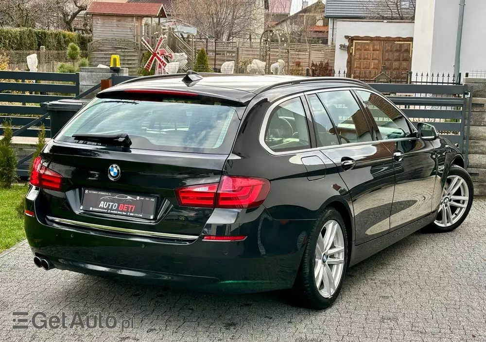 BMW Seria 5 520d Touring Luxury Line