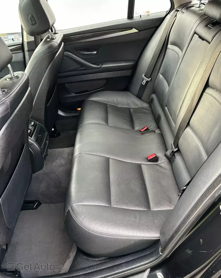 BMW Seria 5 520d Touring Luxury Line