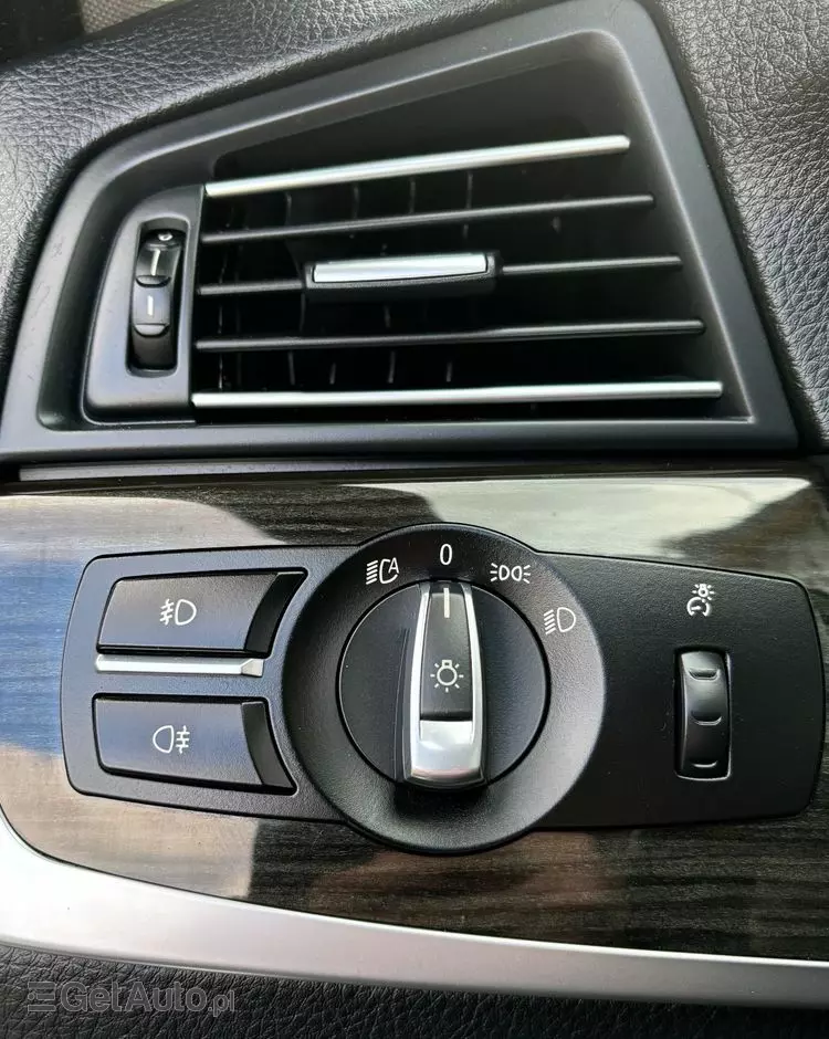 BMW Seria 5 520d Touring Luxury Line