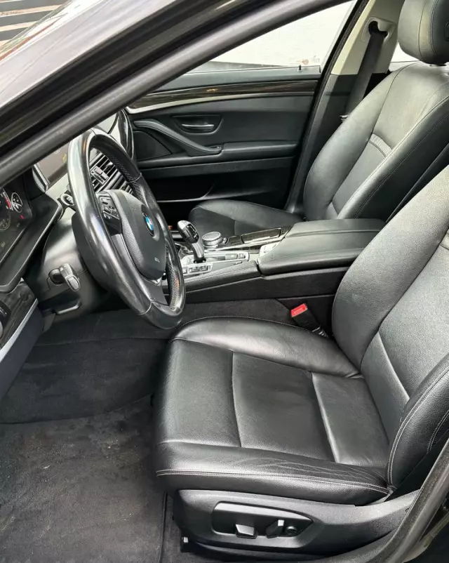 BMW Seria 5 520d Touring Luxury Line