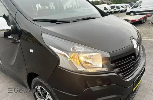 RENAULT Trafic 