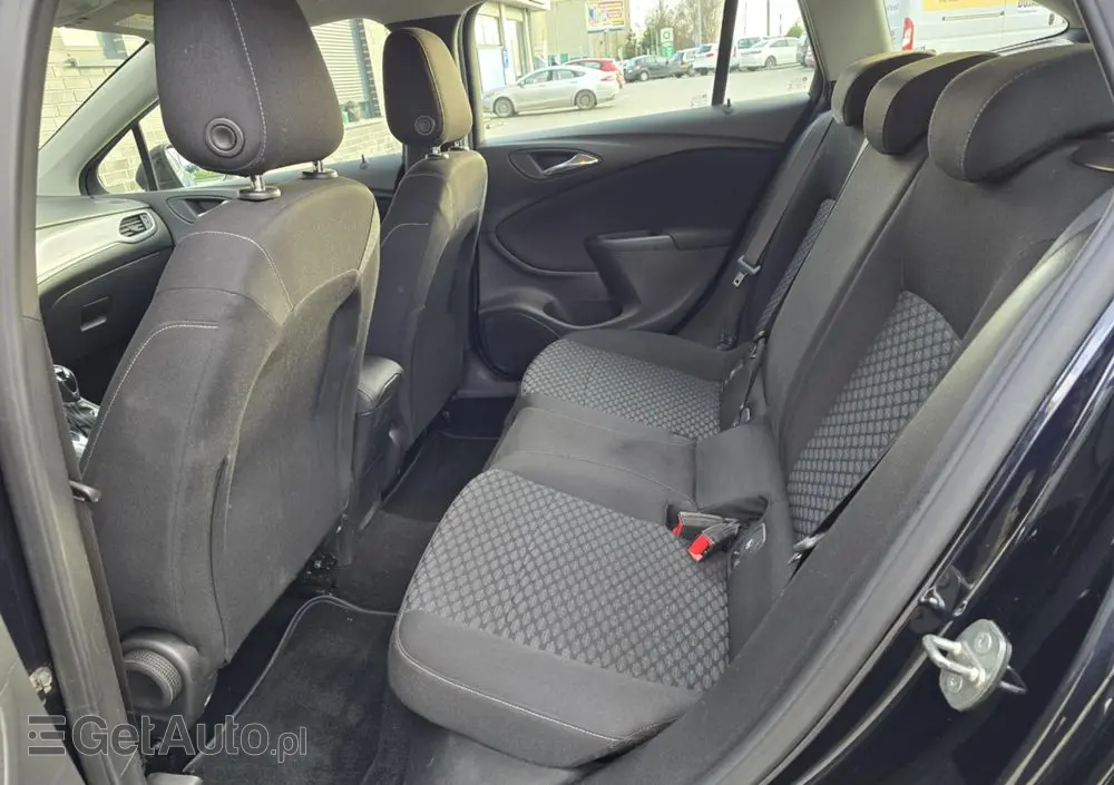 OPEL Astra 1.6 D (CDTI) Automatik Dynamic