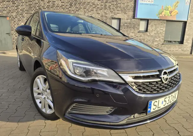 OPEL Astra 1.6 D (CDTI) Automatik Dynamic