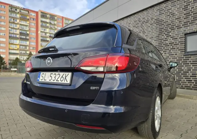 OPEL Astra 1.6 D (CDTI) Automatik Dynamic