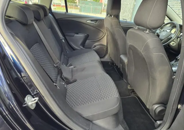 OPEL Astra 1.6 D (CDTI) Automatik Dynamic