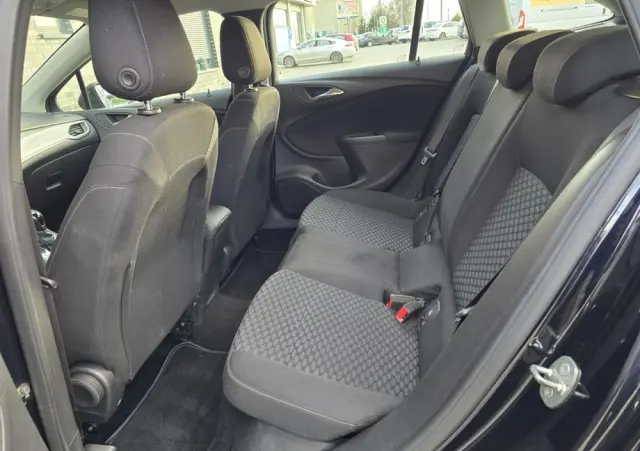 OPEL Astra 1.6 D (CDTI) Automatik Dynamic