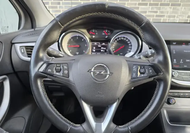 OPEL Astra 1.6 D (CDTI) Automatik Dynamic