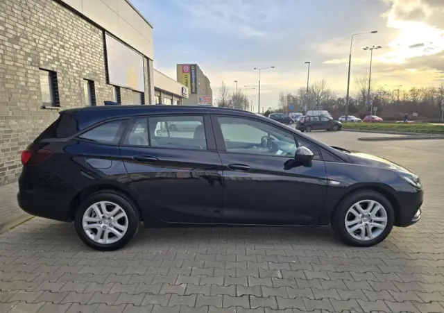 OPEL Astra 1.6 D (CDTI) Automatik Dynamic