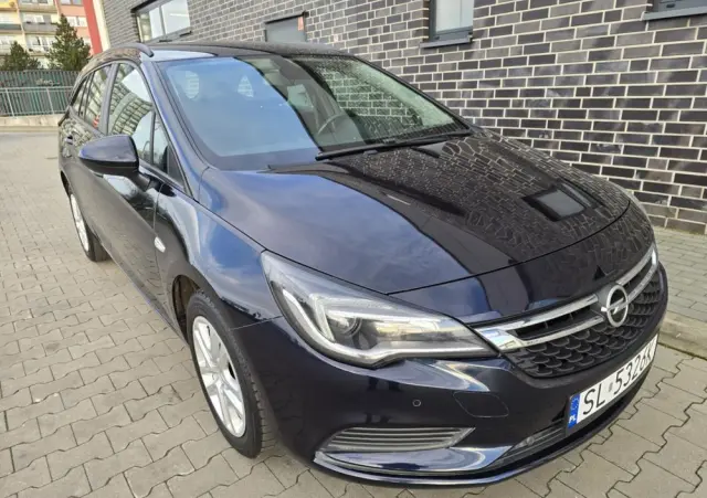OPEL Astra 1.6 D (CDTI) Automatik Dynamic