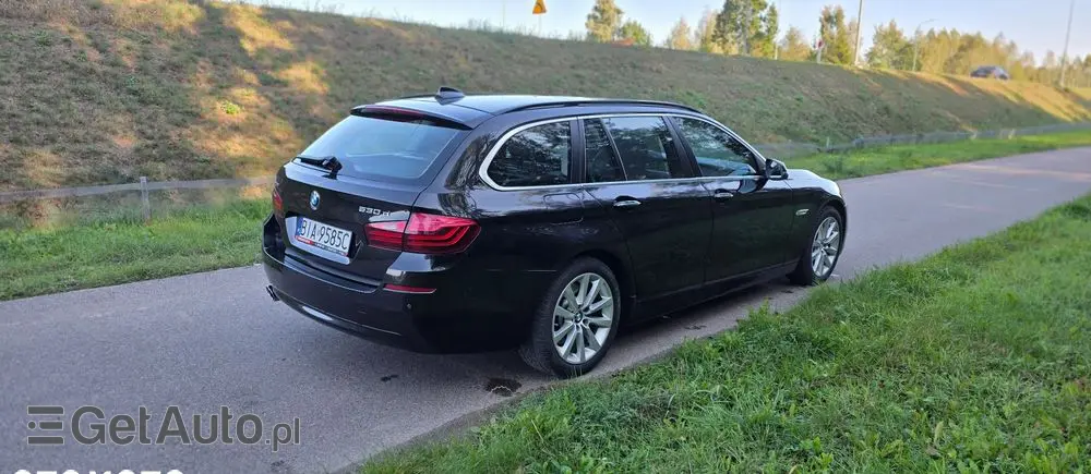 BMW Seria 5 530d xDrive Luxury Line