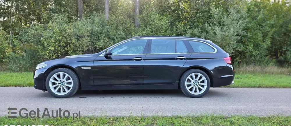 BMW Seria 5 530d xDrive Luxury Line
