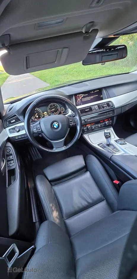 BMW Seria 5 530d xDrive Luxury Line