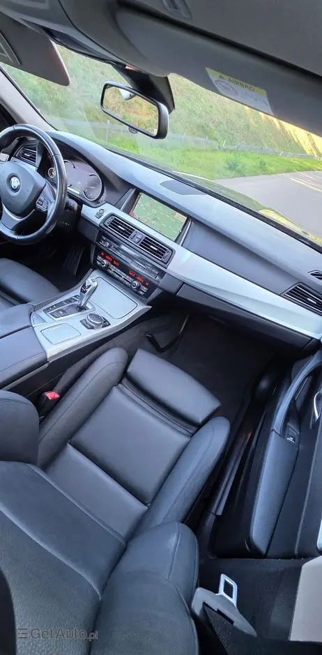BMW Seria 5 530d xDrive Luxury Line