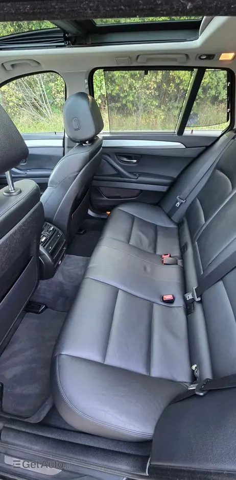BMW Seria 5 530d xDrive Luxury Line