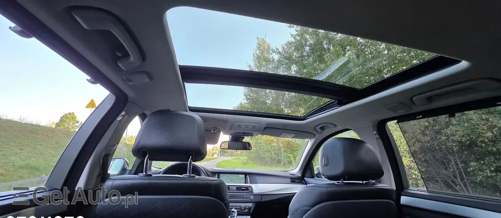 BMW Seria 5 530d xDrive Luxury Line