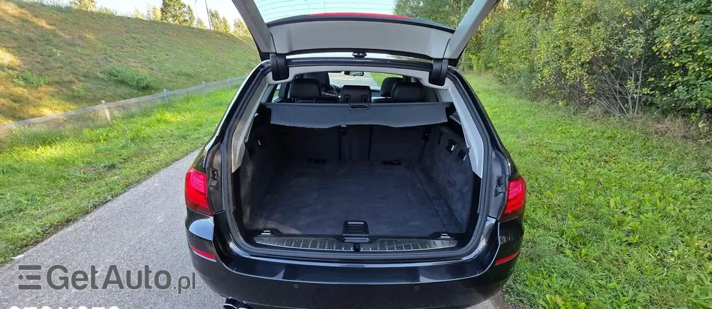 BMW Seria 5 530d xDrive Luxury Line