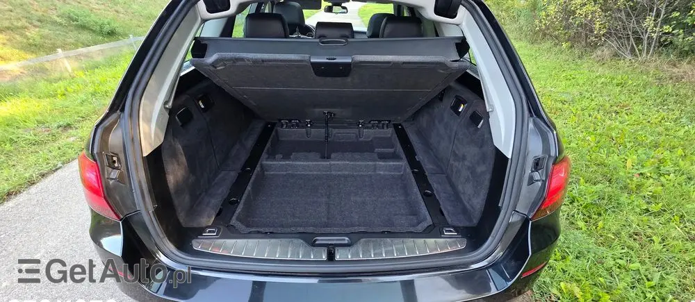 BMW Seria 5 530d xDrive Luxury Line