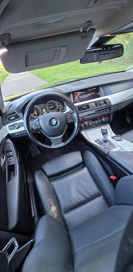 BMW Seria 5 530d xDrive Luxury Line