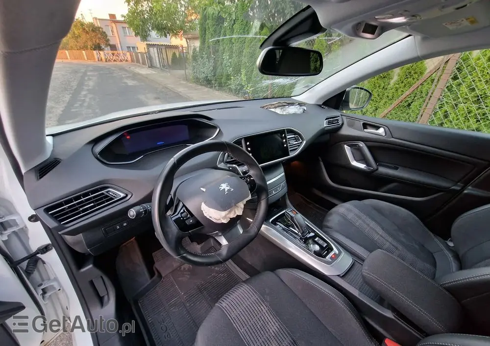 PEUGEOT 308 PureTech 130 GPF EAT8 Stop & Start Allure Pack