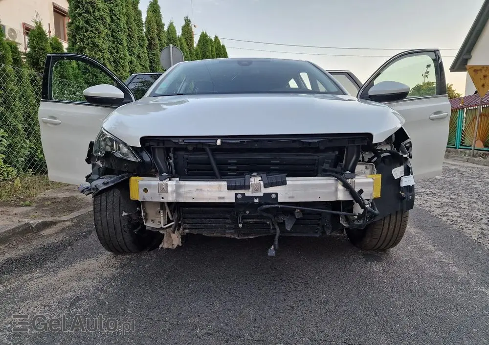 PEUGEOT 308 PureTech 130 GPF EAT8 Stop & Start Allure Pack