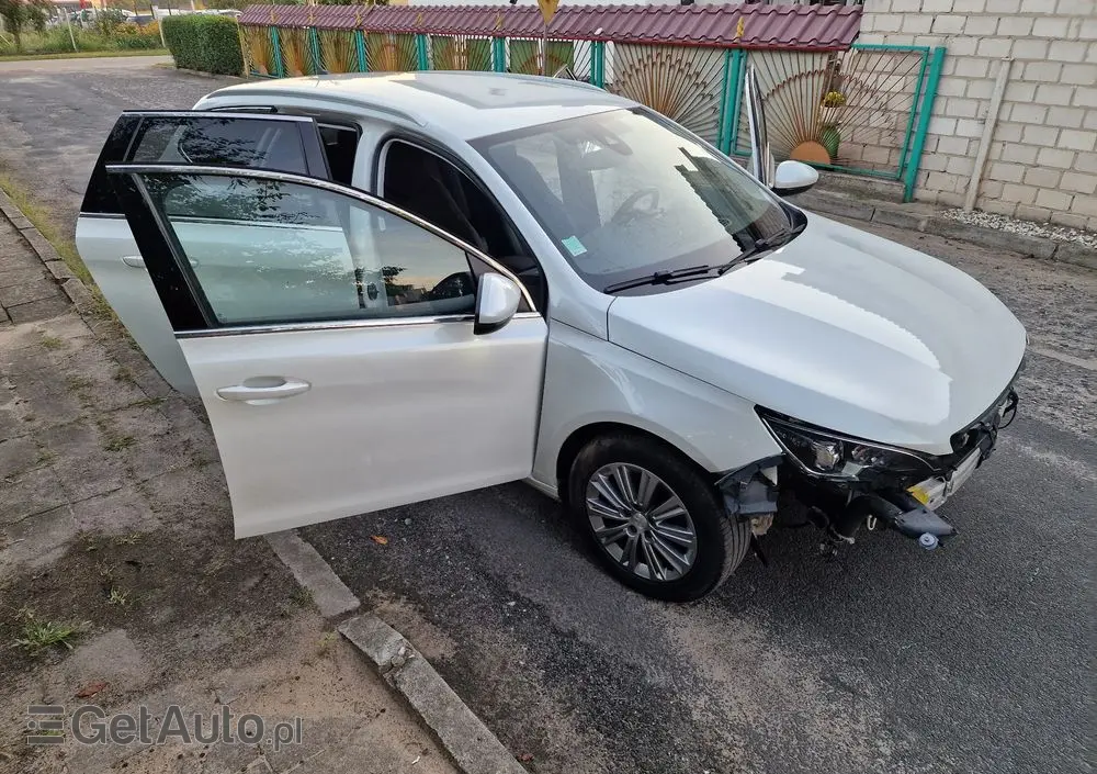 PEUGEOT 308 PureTech 130 GPF EAT8 Stop & Start Allure Pack