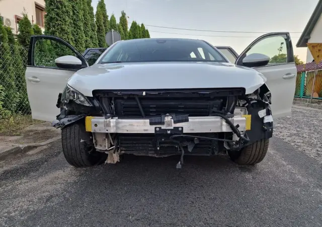 PEUGEOT 308 PureTech 130 GPF EAT8 Stop & Start Allure Pack