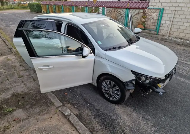 PEUGEOT 308 PureTech 130 GPF EAT8 Stop & Start Allure Pack