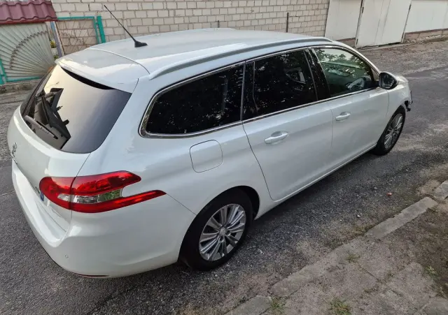 PEUGEOT 308 PureTech 130 GPF EAT8 Stop & Start Allure Pack