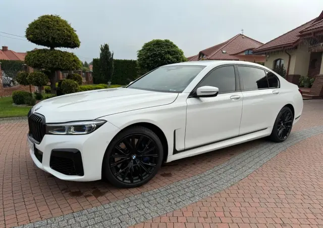 BMW Seria 7 750Li xDrive sport