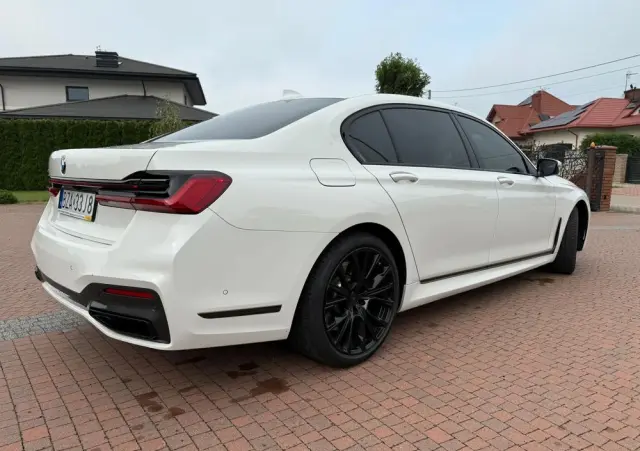 BMW Seria 7 750Li xDrive sport