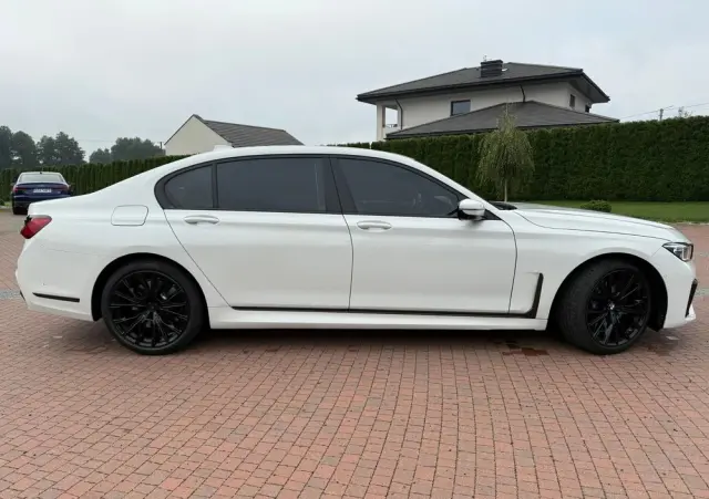 BMW Seria 7 750Li xDrive sport
