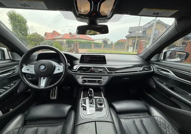 BMW Seria 7 750Li xDrive sport