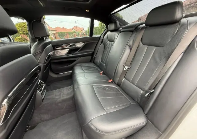 BMW Seria 7 750Li xDrive sport