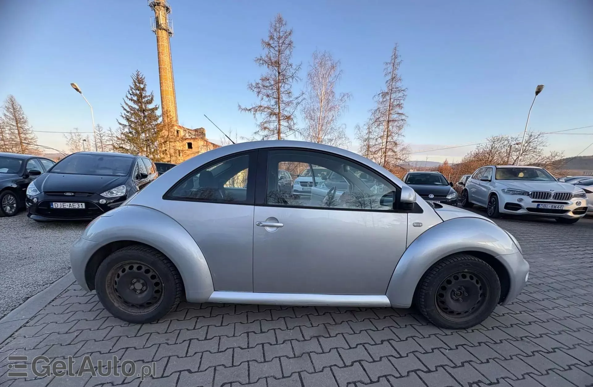 VOLKSWAGEN New Beetle 