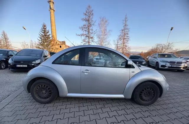 VOLKSWAGEN New Beetle 