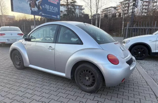 VOLKSWAGEN New Beetle 