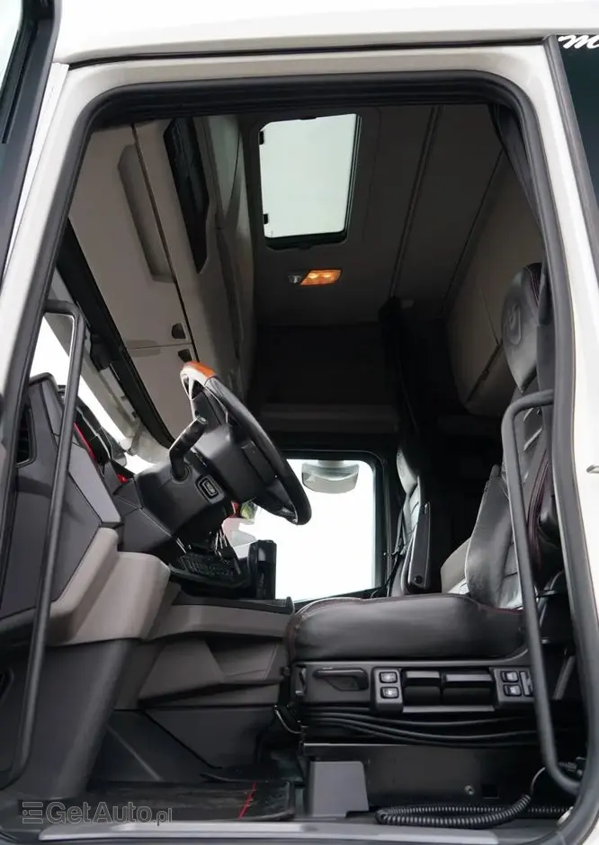 SCANIA S 580 / V8 / RETARDER / KLIMA POSTOJOWA / CAŁA NA PODUSZKACH / BOGATE WYPOSAŻENIE  / EURO 6 