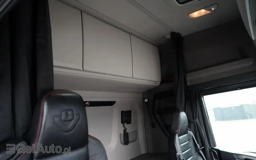 SCANIA S 580 / V8 / RETARDER / KLIMA POSTOJOWA / CAŁA NA PODUSZKACH / BOGATE WYPOSAŻENIE  / EURO 6 