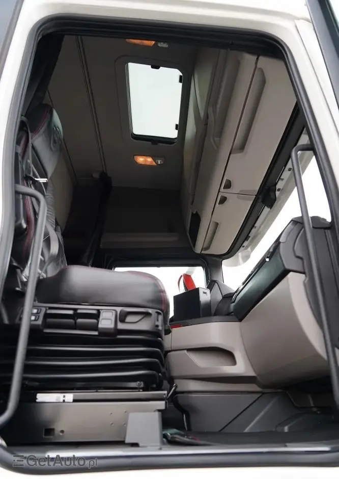 SCANIA S 580 / V8 / RETARDER / KLIMA POSTOJOWA / CAŁA NA PODUSZKACH / BOGATE WYPOSAŻENIE  / EURO 6 