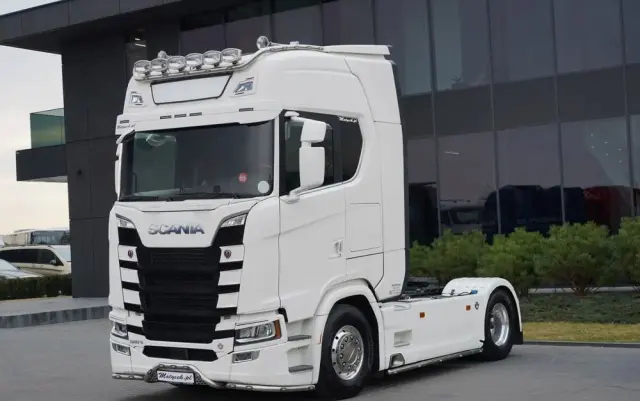 SCANIA S 580 / V8 / RETARDER / KLIMA POSTOJOWA / CAŁA NA PODUSZKACH / BOGATE WYPOSAŻENIE  / EURO 6 