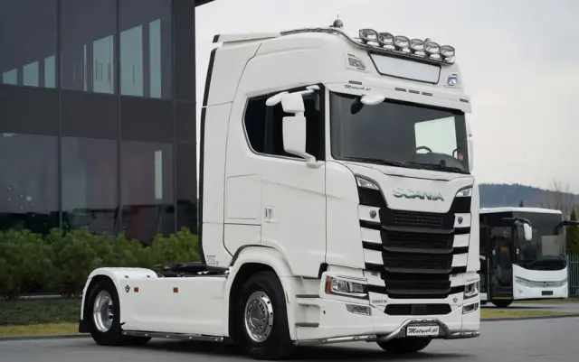 SCANIA S 580 / V8 / RETARDER / KLIMA POSTOJOWA / CAŁA NA PODUSZKACH / BOGATE WYPOSAŻENIE  / EURO 6 